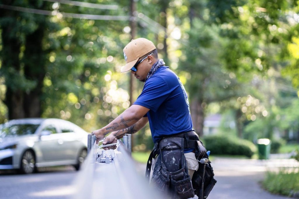 Guiding a seamless run off the gutter machine