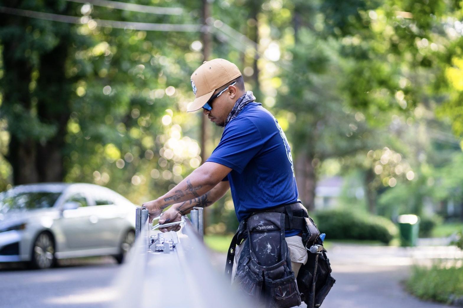 Guiding a seamless run off the gutter machine
